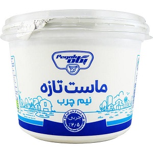 ماست سبدی نیم چرب پگاه 1400 گرم